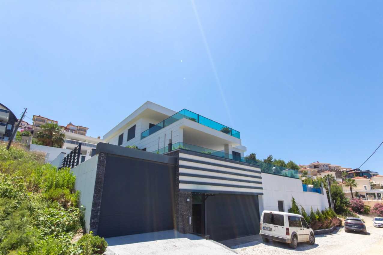 Alanya/Kargıcak'ta Satılık Eşyalı 5+1 Lüks Villa